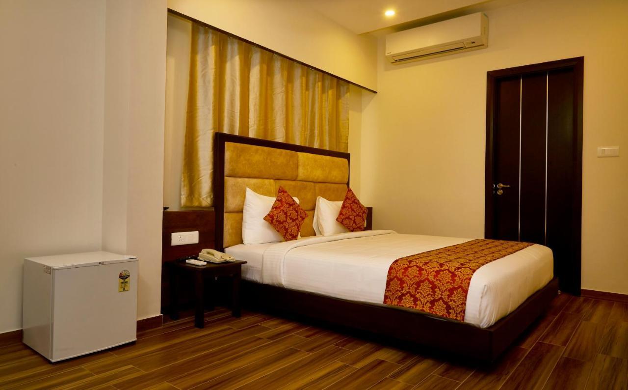 Hotel The Continentti Whitefield Bangalore Exterior foto